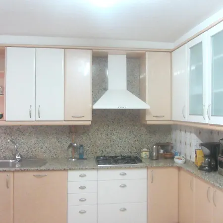 Apartmán 3 Bedrooms With Sea View And Balcony At 5 Km Away From The *