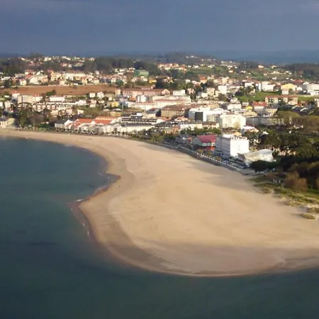 Apartmán 3 Bedrooms With Sea View And Balcony At 5 Km Away From The
